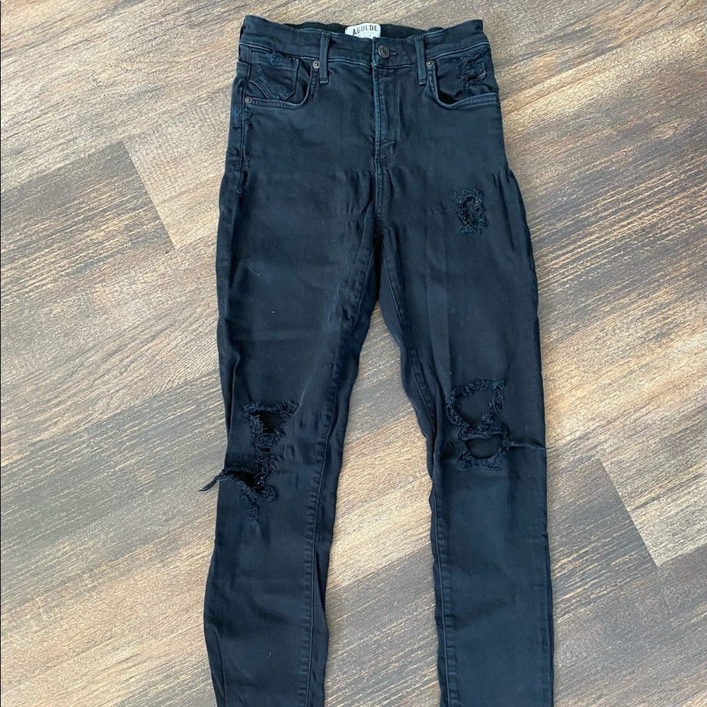 Black distressed skinny jeans
